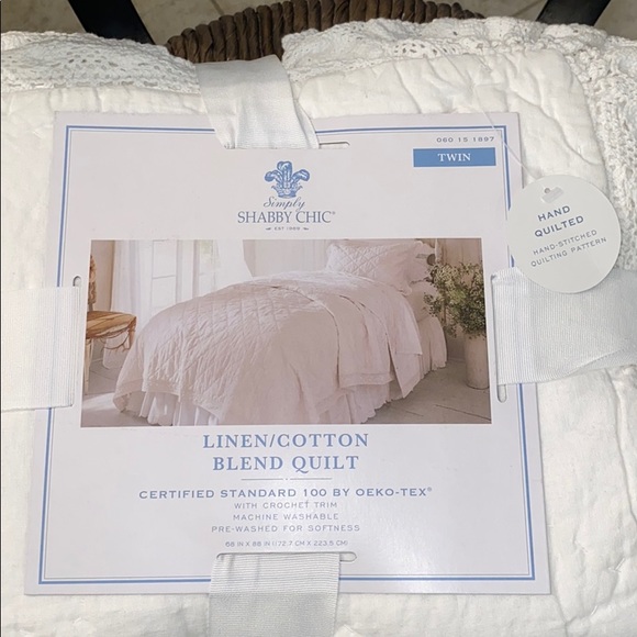 NWT Simply Shabby Chic Crochet Trim Linen Quilt - Picture 6 of 6